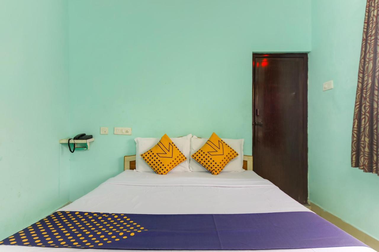 Spot On 75475 Cn Guest House Ченнаи Экстерьер фото