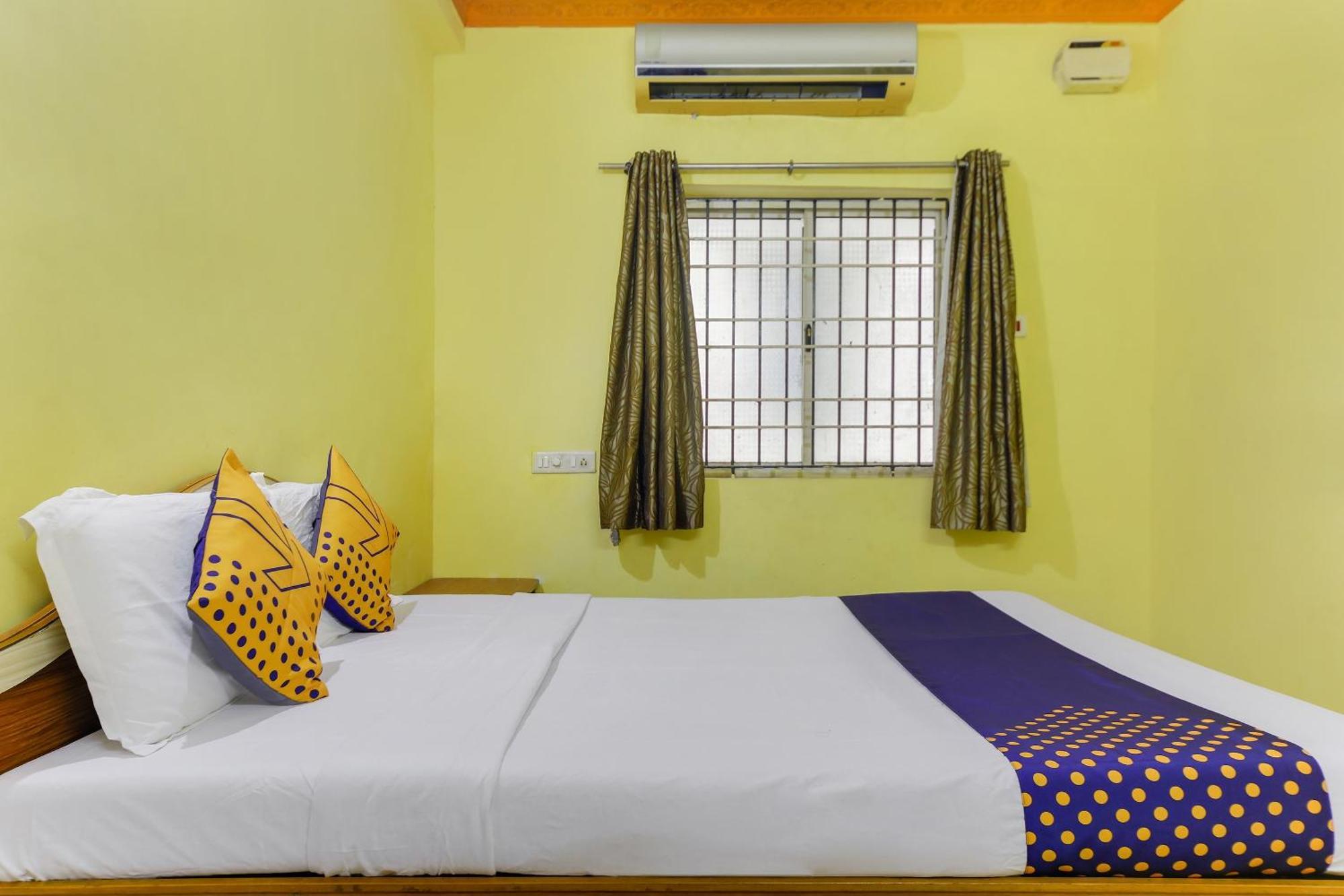 Spot On 75475 Cn Guest House Ченнаи Экстерьер фото