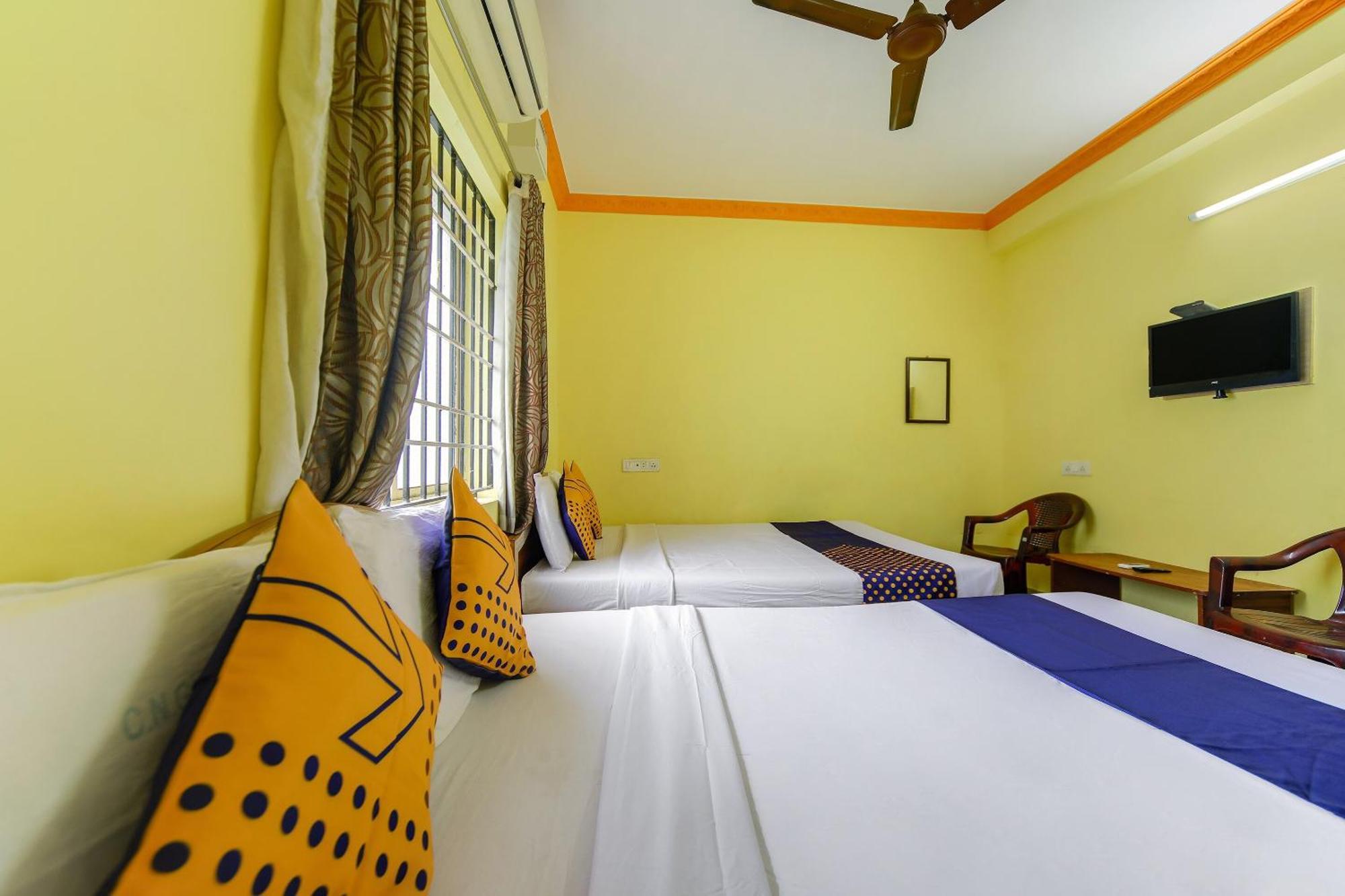 Spot On 75475 Cn Guest House Ченнаи Экстерьер фото